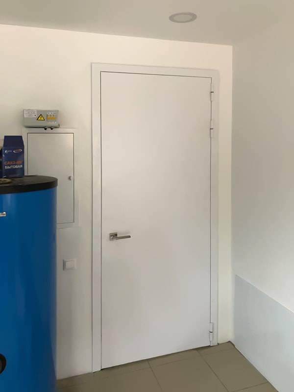 Глухая техническая дверь (Киевское шоссе)