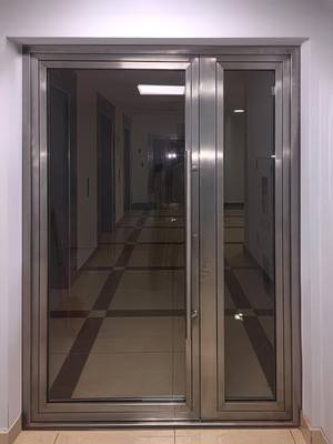 Огнестойкая дверь с остеклением более 25 процентов