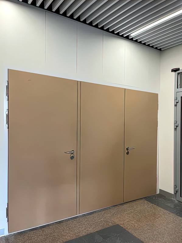 Технические двери с временными панелями